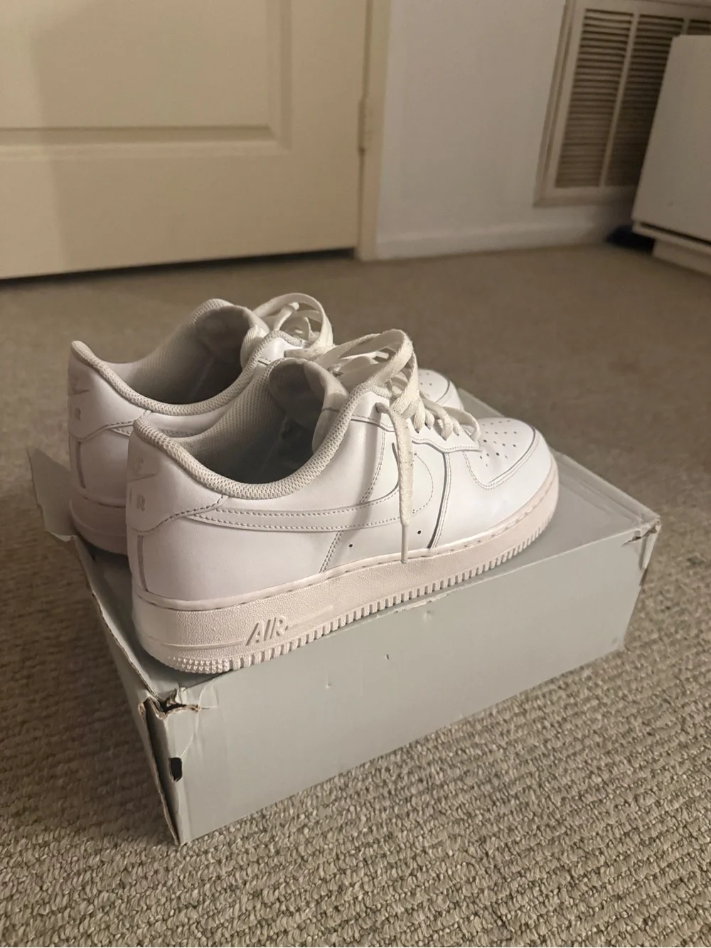 Nike Men's All-White Air Force 1